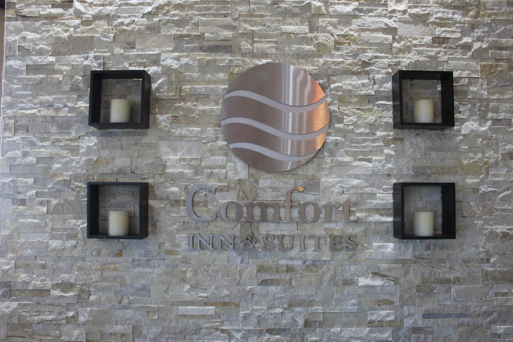 Comfort Inn & Suites Barrie Exterior photo