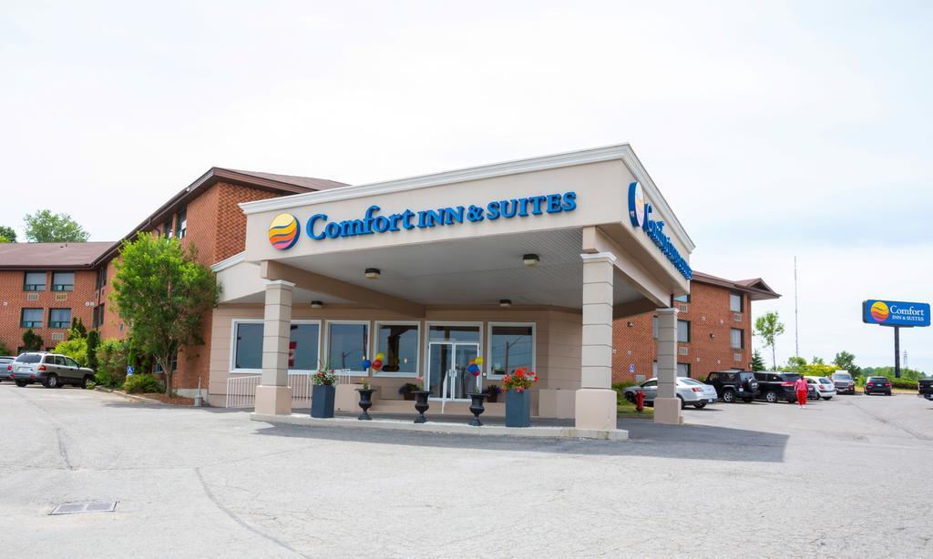 Comfort Inn & Suites Barrie Exterior photo