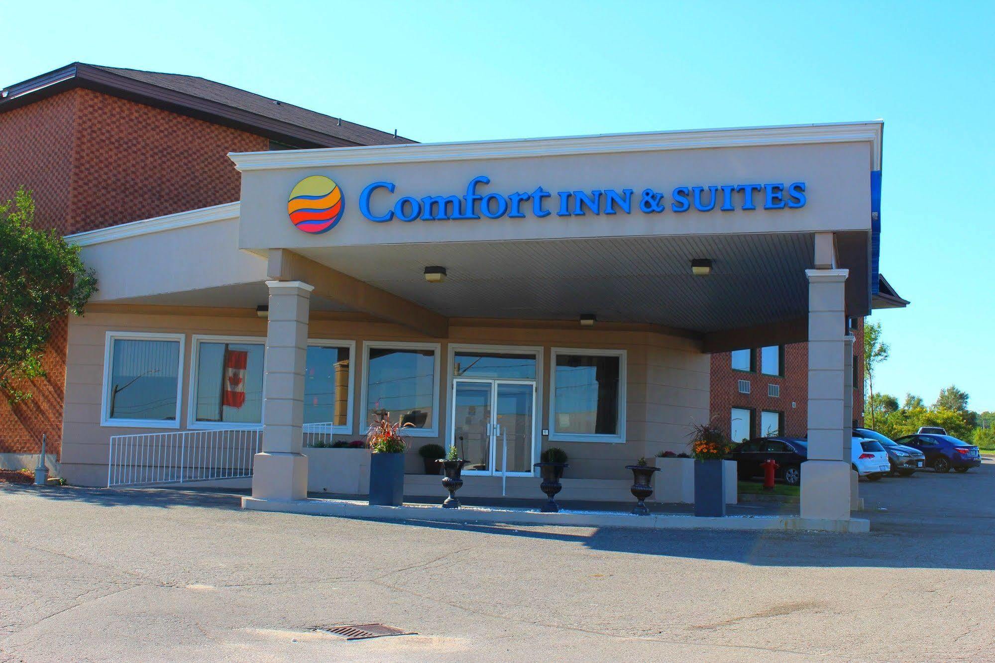 Comfort Inn & Suites Barrie Exterior photo